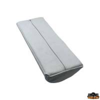 Cuscino in similpelle a mezzaluna