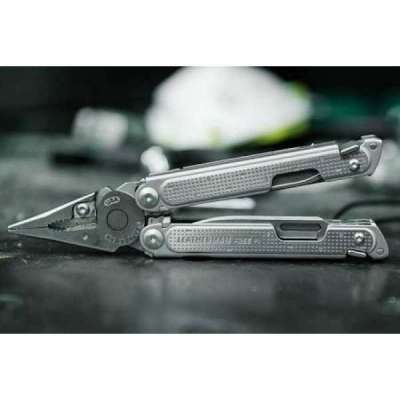Pinza multiuso leatherman Free P2