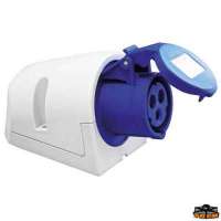 Presa tripolare CE a parete con coperchio