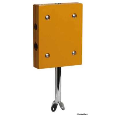 Supporto motore ausiliario per il fissaggio sul pulpito di poppa